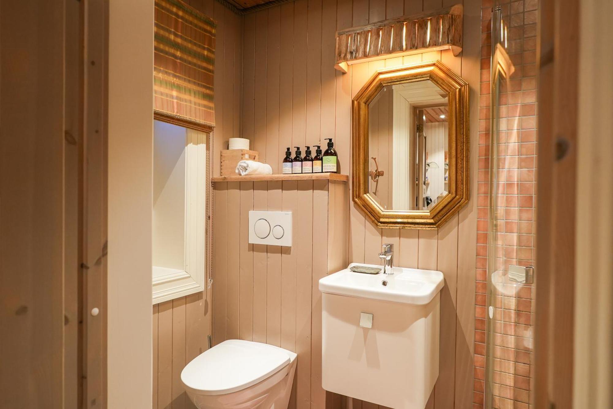 Mini Apartment Sakrisoy Рейне Экстерьер фото