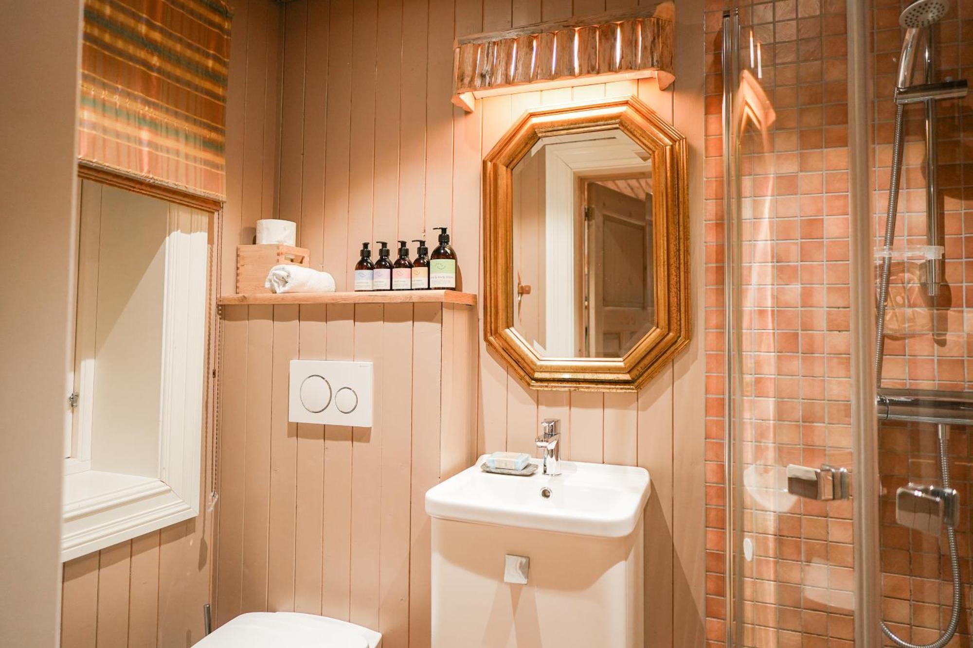 Mini Apartment Sakrisoy Рейне Экстерьер фото